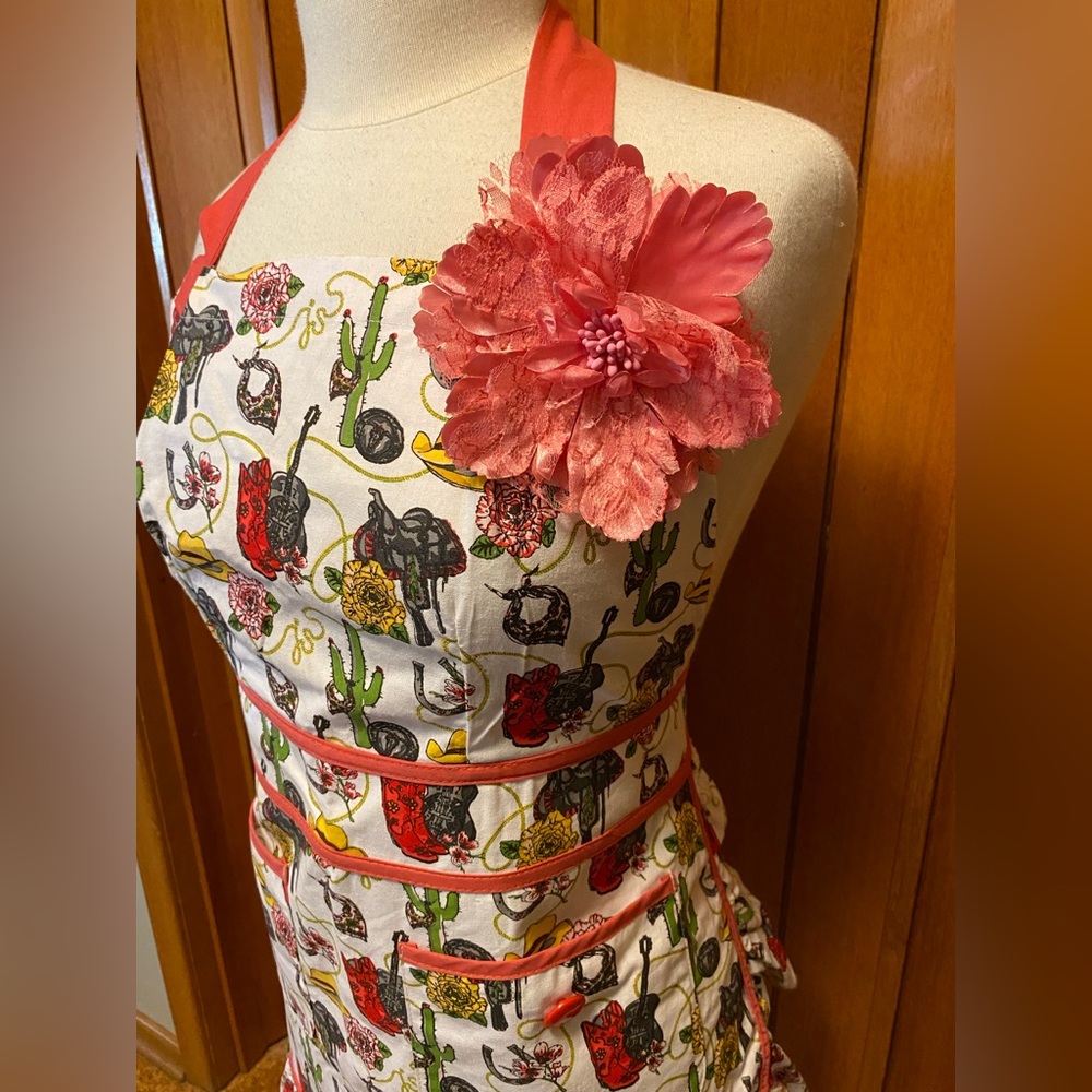Western Theme Apron with Red Highlights - Picture 3 of 5